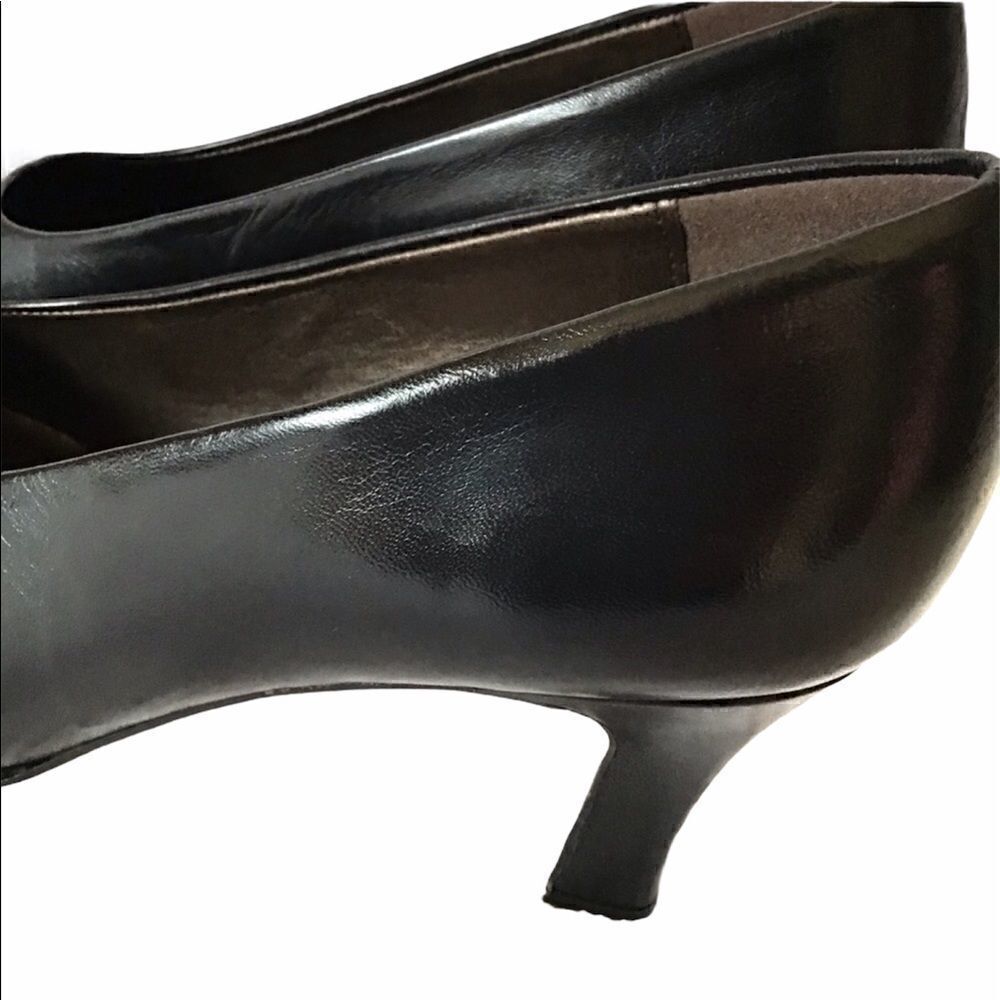 Etienne Aigner Leather Cap Toe Pumps - Picture 8 of 8